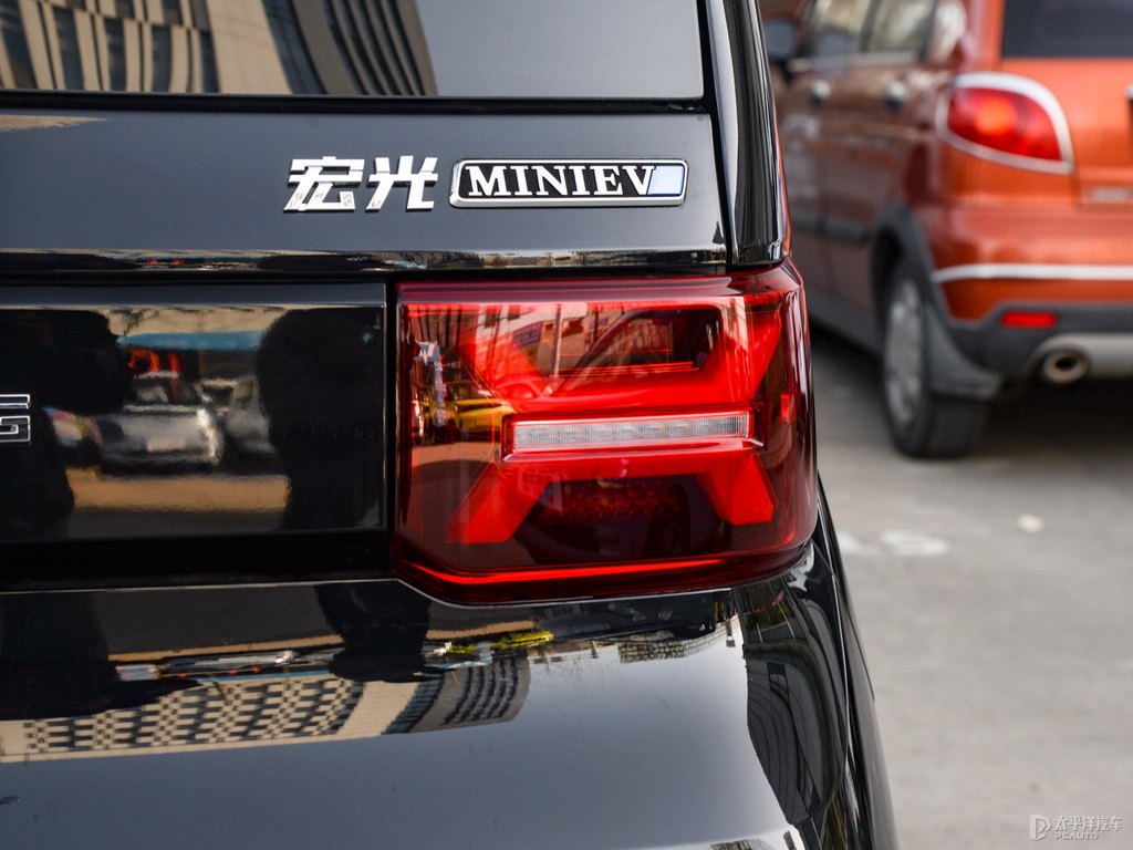 颶風(fēng)魅影(黑)宏光MINIEV車尾外觀圖片