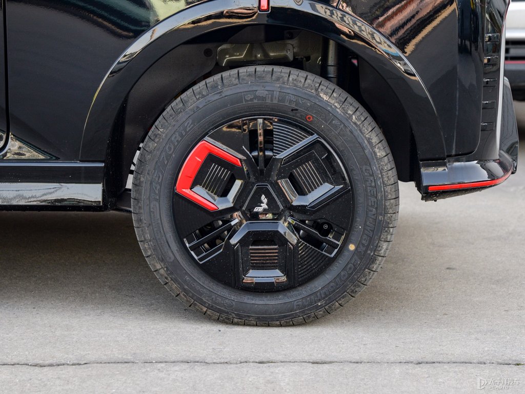 颶風(fēng)魅影(黑)宏光MINIEV車身外觀圖片