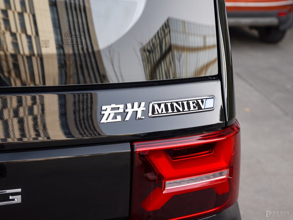 颶風(fēng)魅影(黑)宏光MINIEV車尾外觀圖片