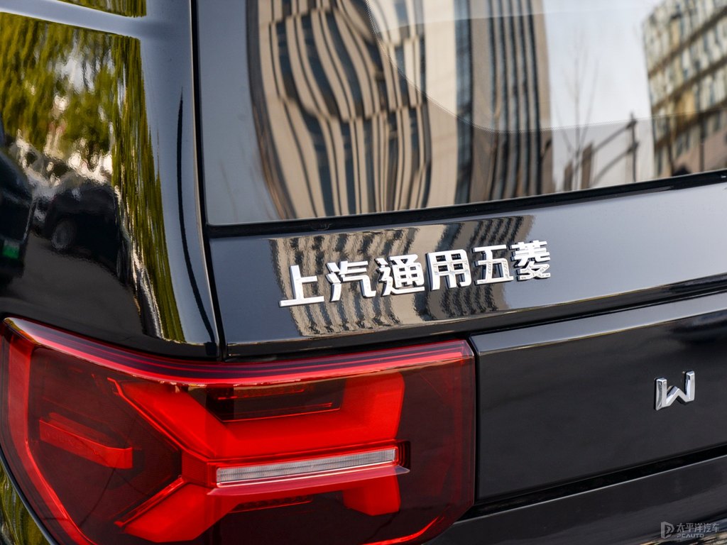 颶風(fēng)魅影(黑)宏光MINIEV車(chē)尾外觀(guān)圖片