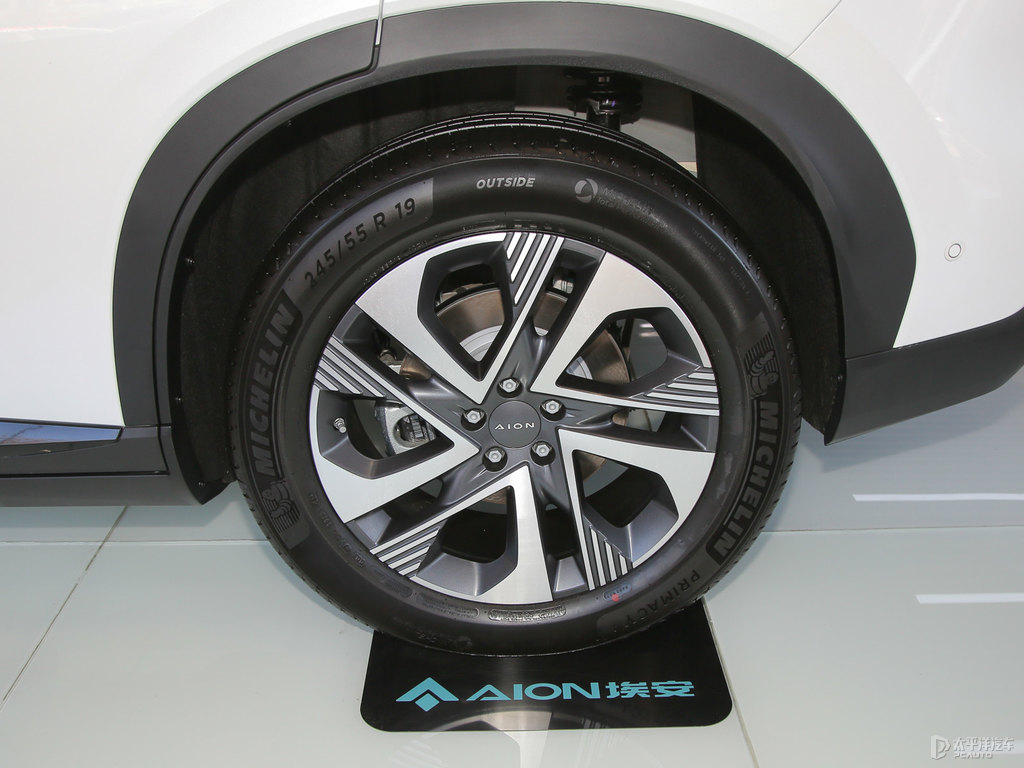 極地白AION LX車身外觀圖片