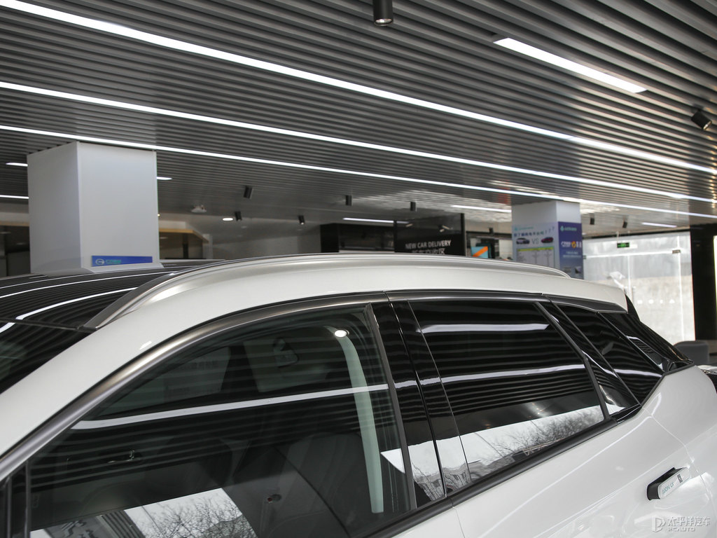 極地白AION LX車身外觀圖片