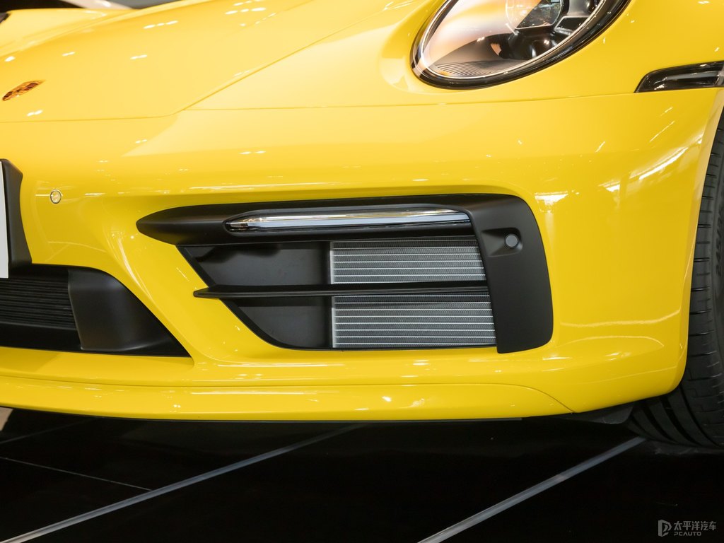 競(jìng)速黃保時(shí)捷911車頭外觀圖片