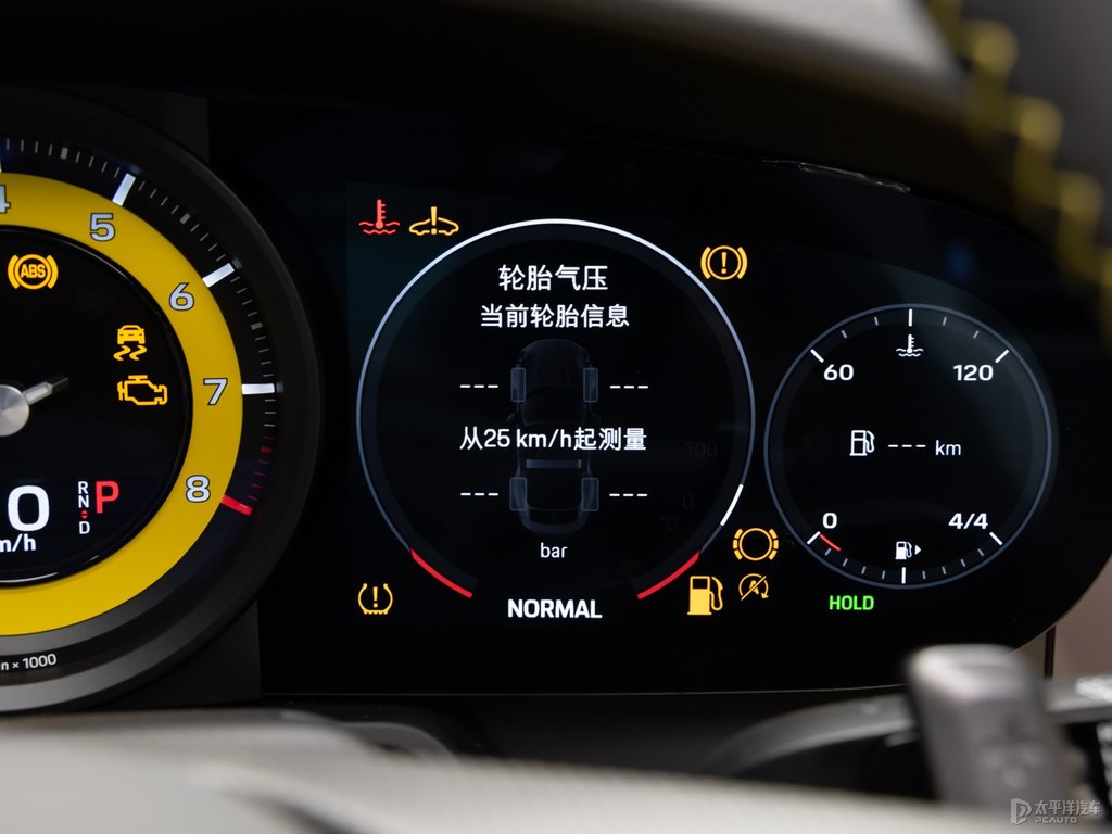 競速黃保時捷911中控內(nèi)飾圖片