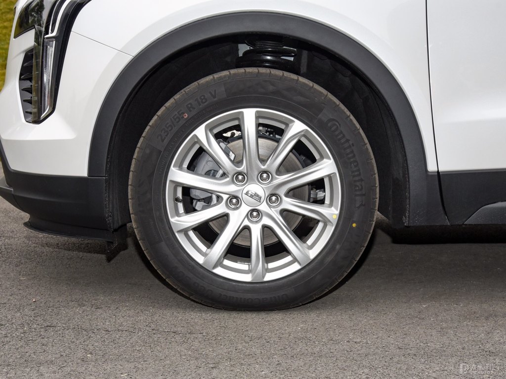 阿拉斯加白凱迪拉克XT4車身外觀圖片