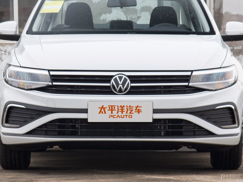 極地白寶來車頭外觀圖片