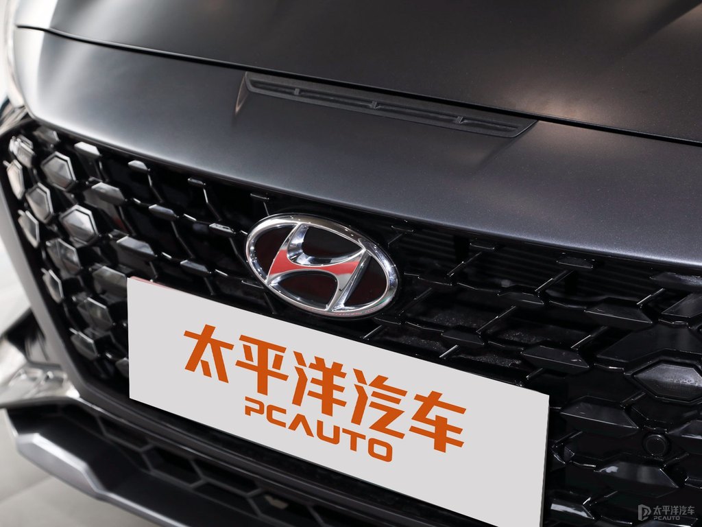 鈦金灰LA FESTA菲斯塔車頭外觀圖片