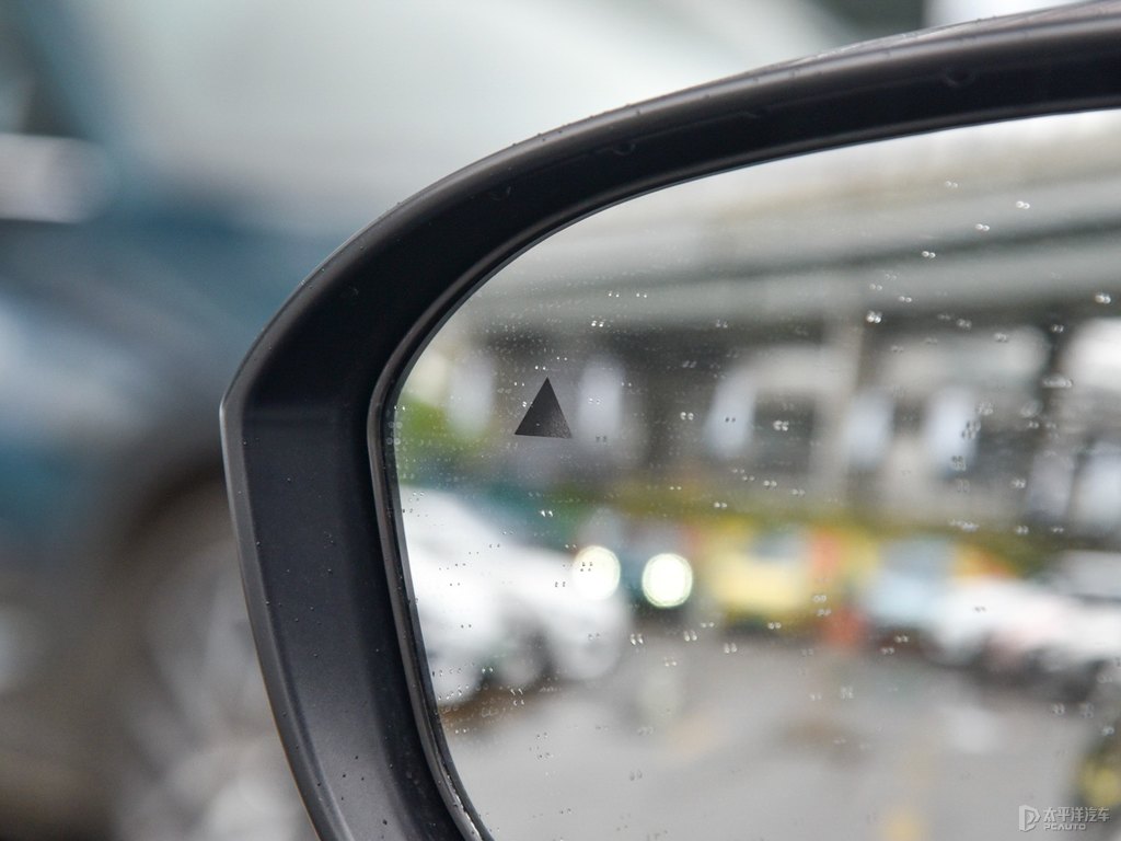曜石黑歐藍德車身外觀圖片