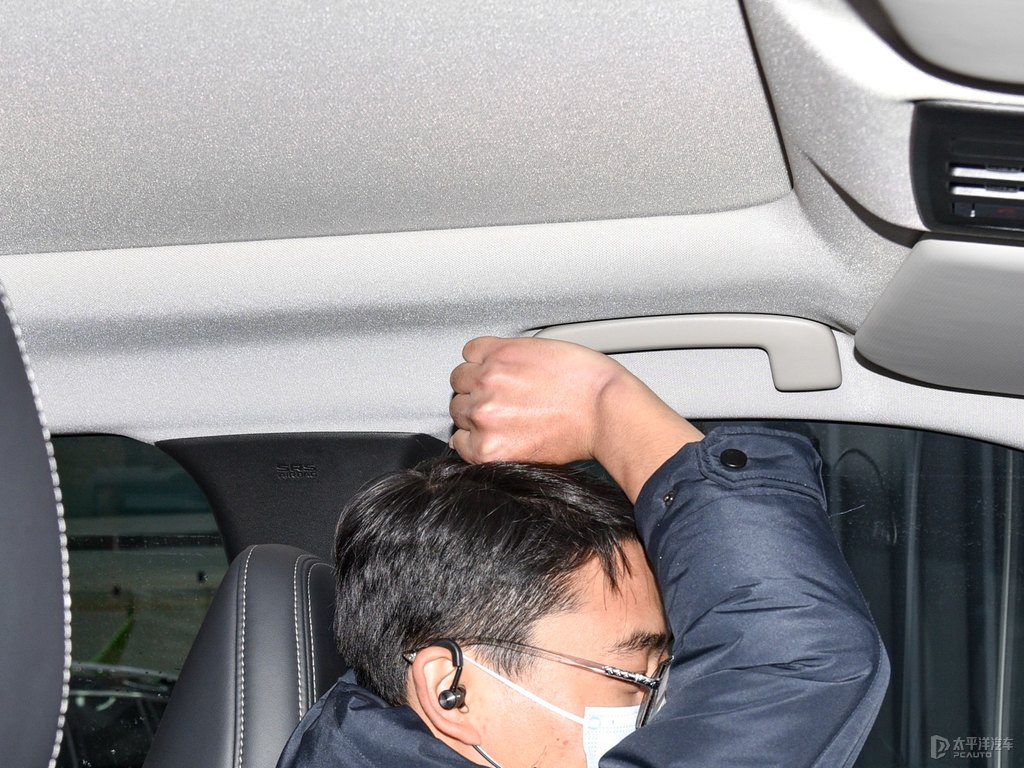 曜石黑歐藍德駕乘空間空間圖片