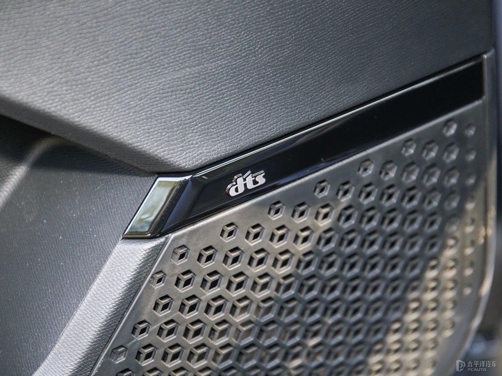 墨烯灰傳祺GS3車(chē)廂內(nèi)飾圖片
