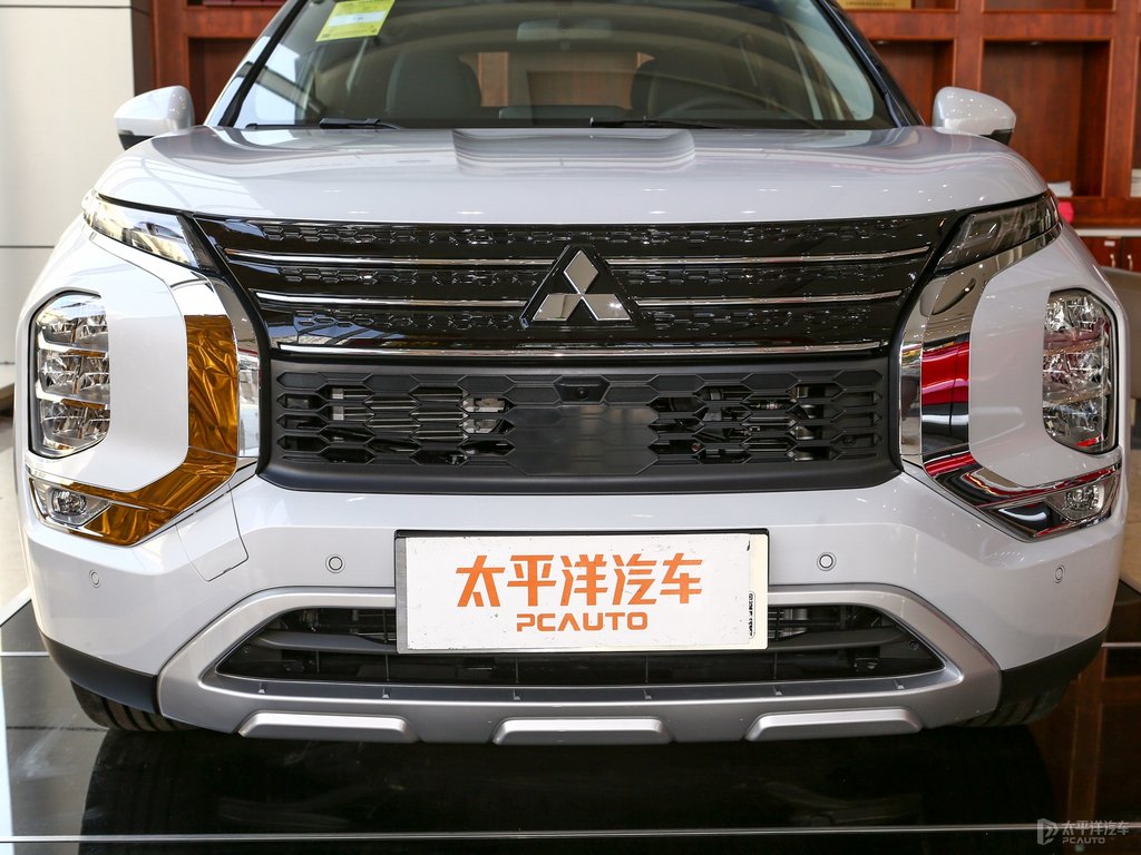 星鉆白歐藍(lán)德車頭外觀圖片