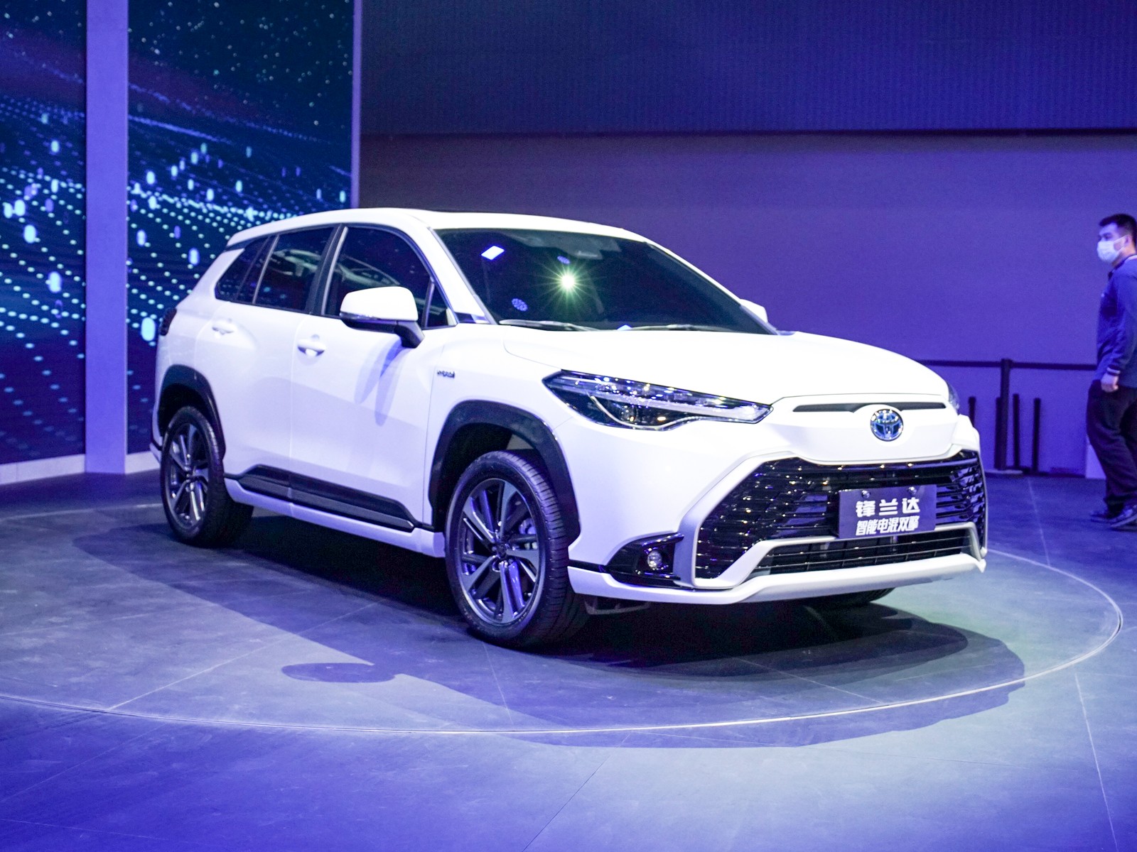 鋒蘭達(dá)車展高清大圖