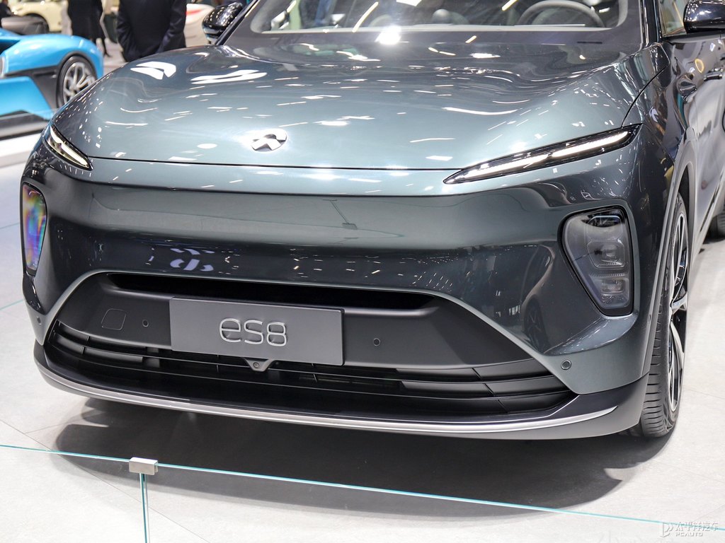 蔚來(lái)ES8圖片