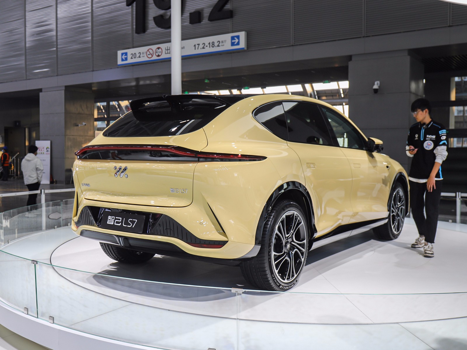智己LS7車展高清大圖