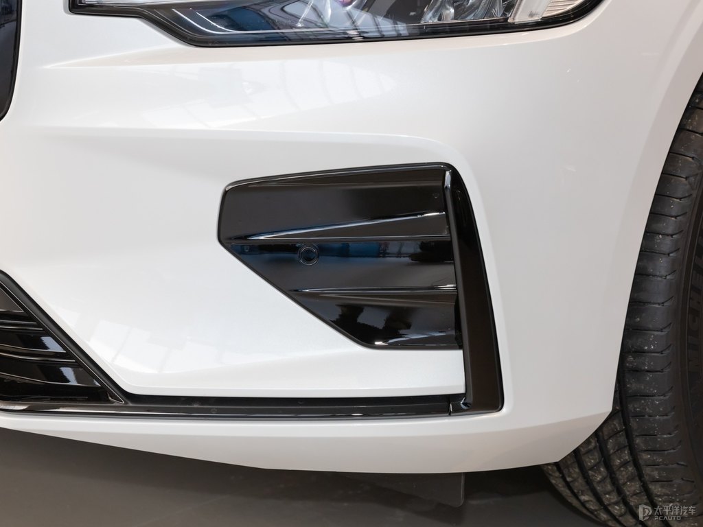 水晶白沃爾沃S60車頭外觀圖片
