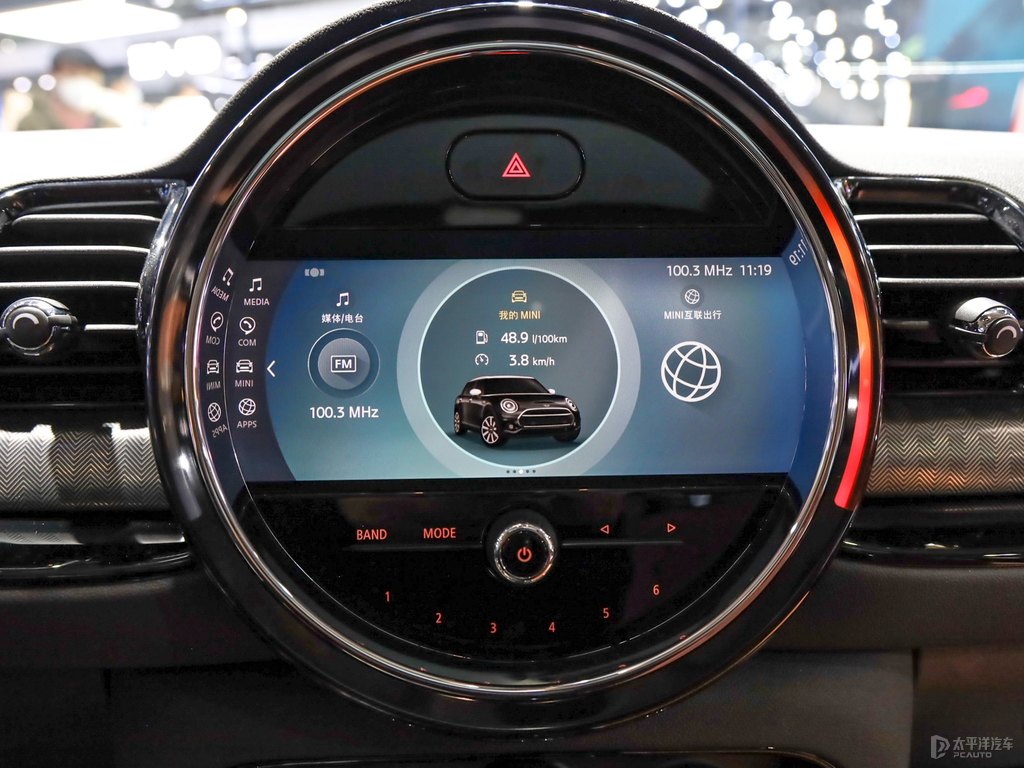 黑色+英倫綠MINI CLUBMAN中控內(nèi)飾圖片