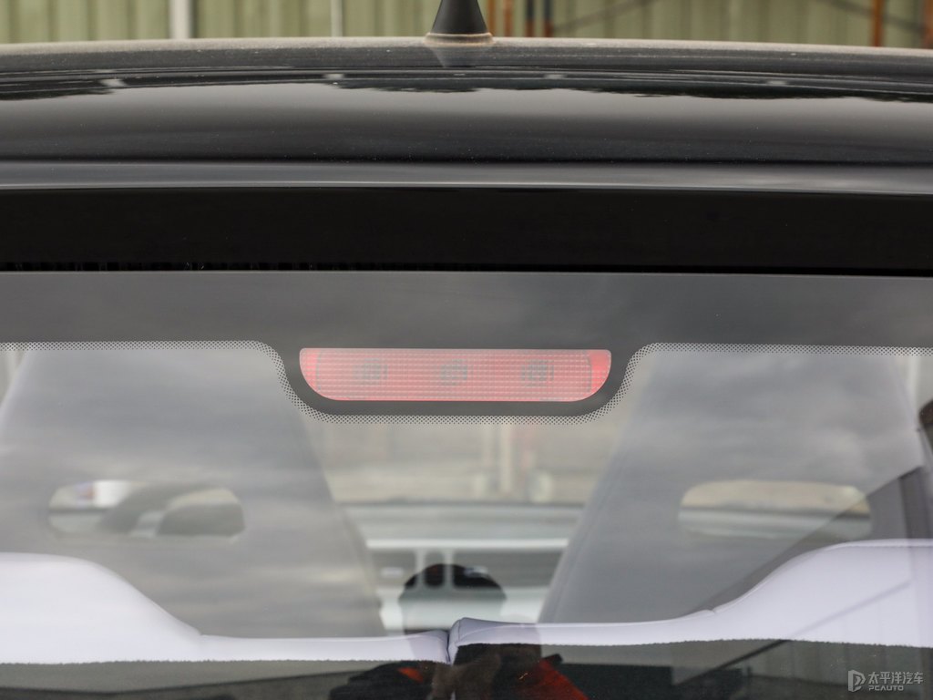 黑色+薰衣草紫宏光MINIEV車尾外觀圖片