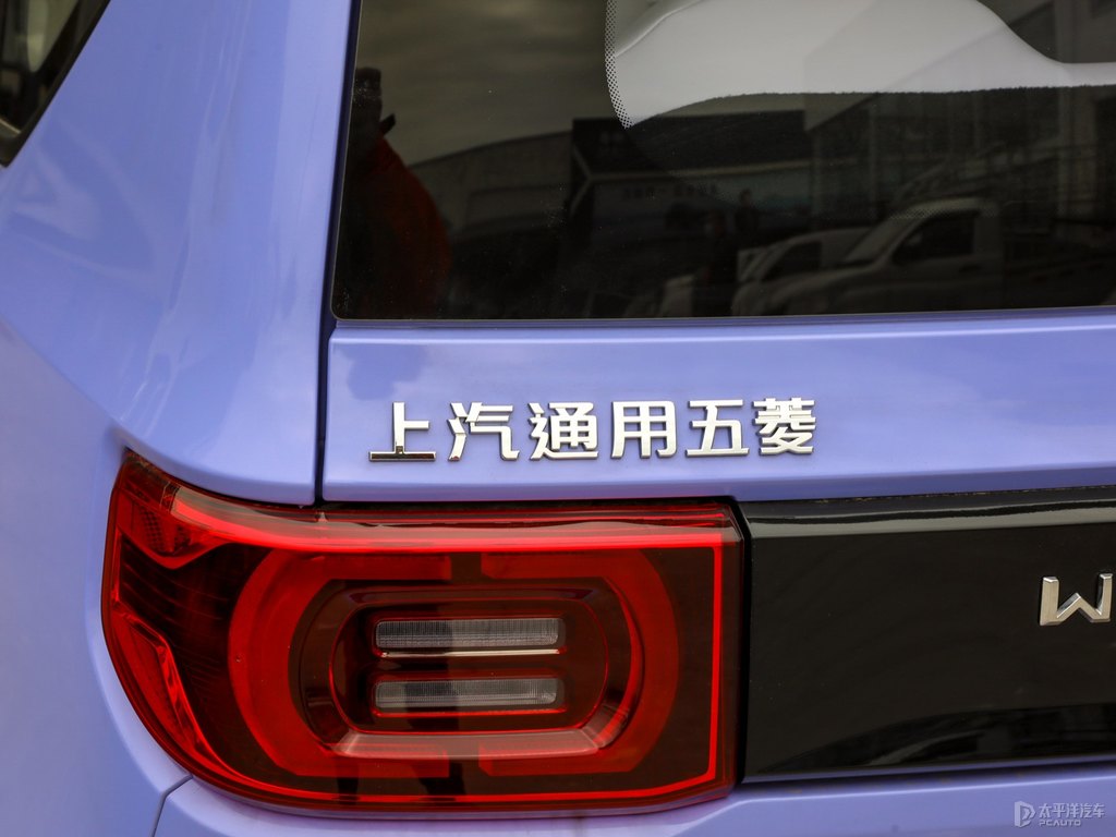 黑色+薰衣草紫宏光MINIEV車尾外觀圖片