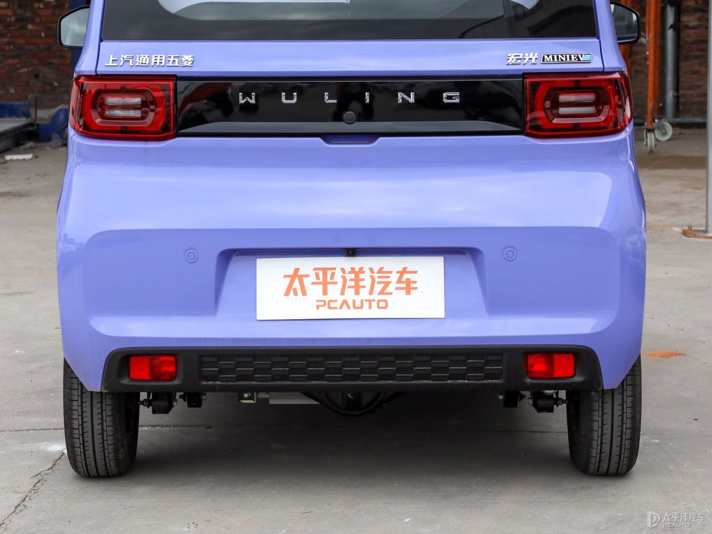 黑色+薰衣草紫宏光MINIEV車尾外觀圖片
