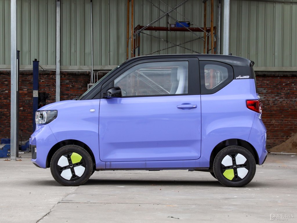 黑色+薰衣草紫宏光MINIEV整車外觀外觀圖片