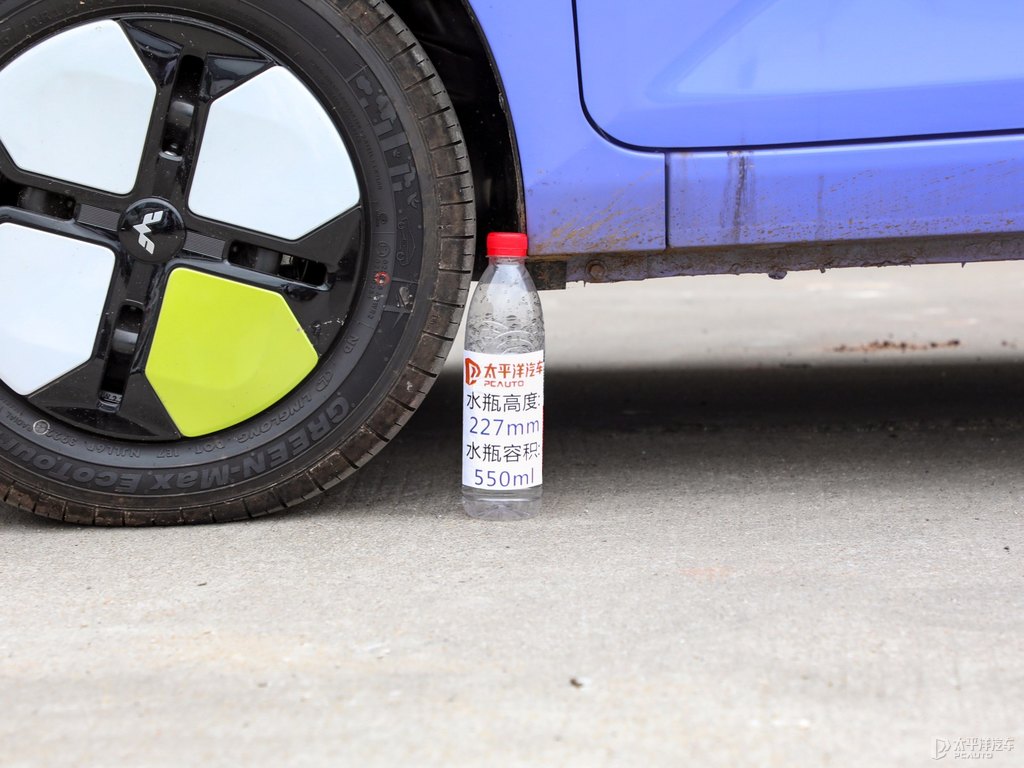 黑色+薰衣草紫宏光MINIEV車身外觀圖片