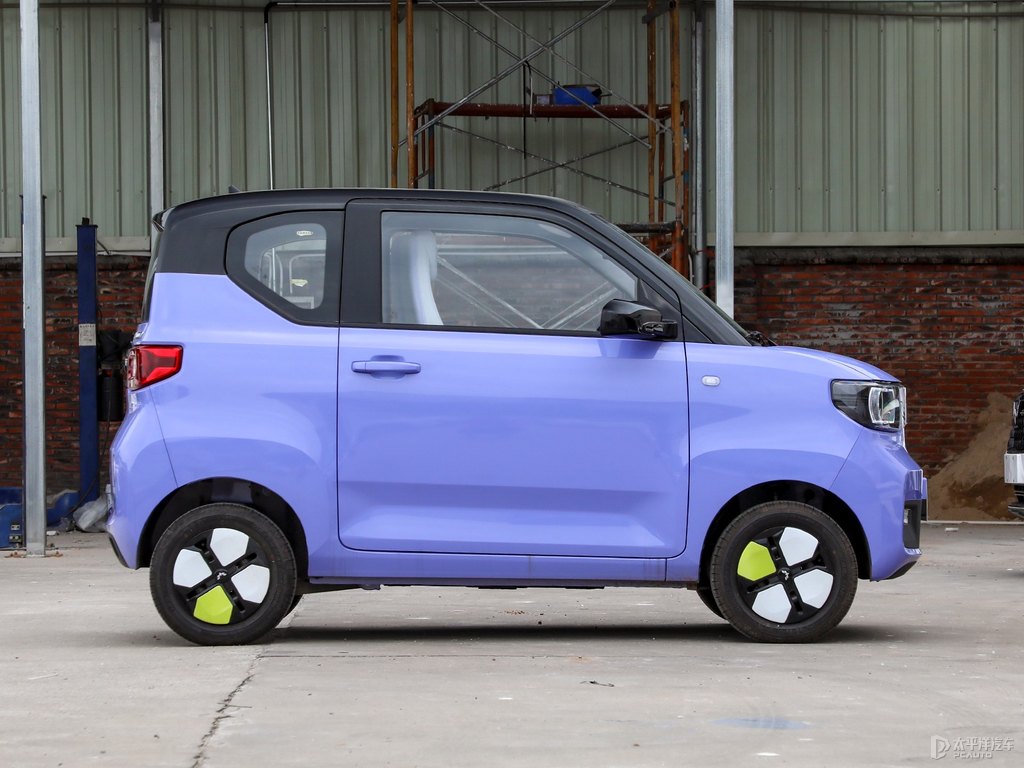 黑色+薰衣草紫宏光MINIEV整車外觀外觀圖片