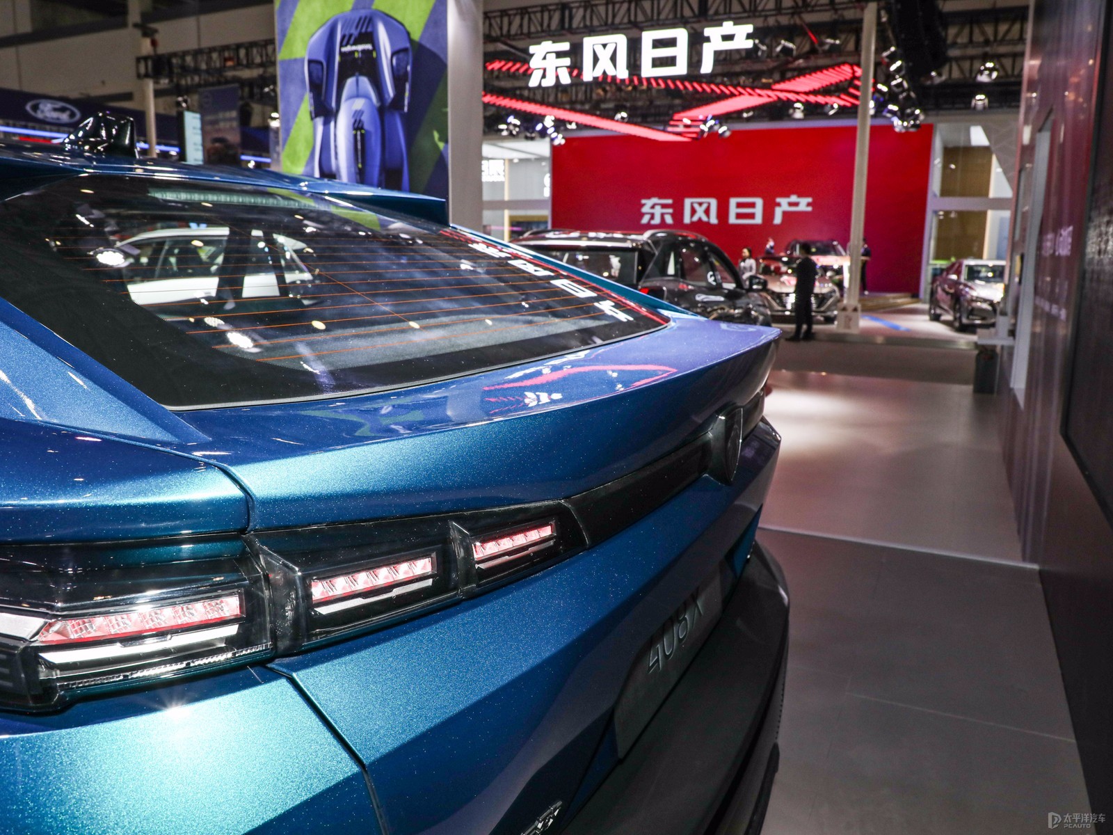 標(biāo)致408X外觀高清大圖