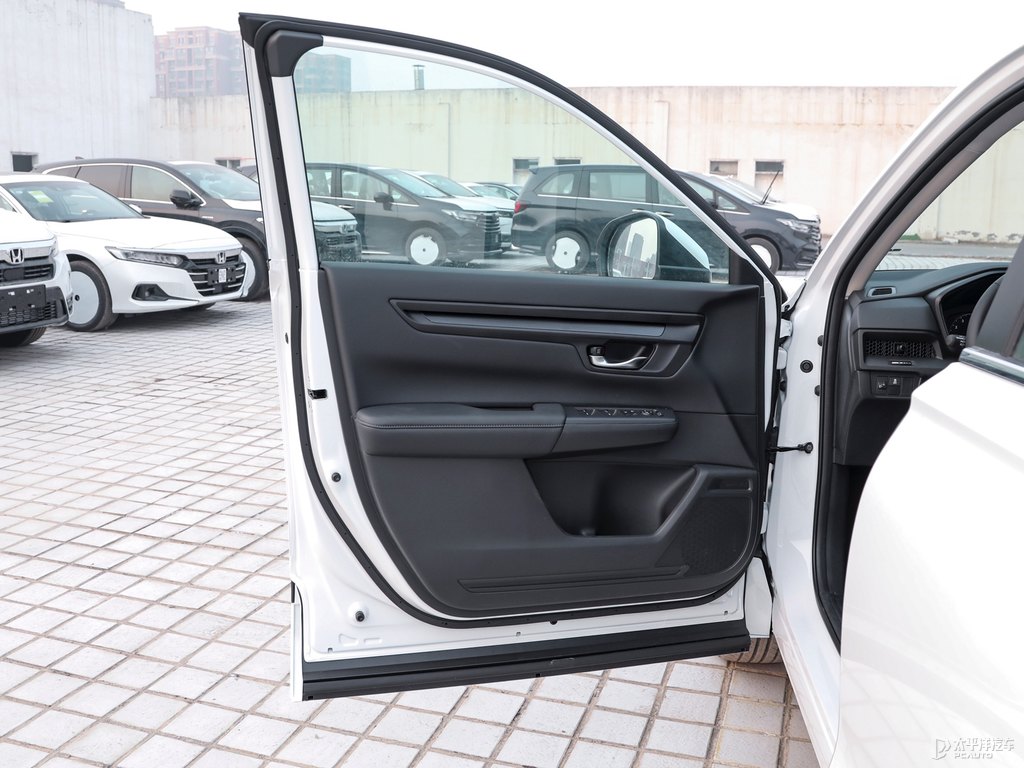 星月白皓影車廂內(nèi)飾圖片