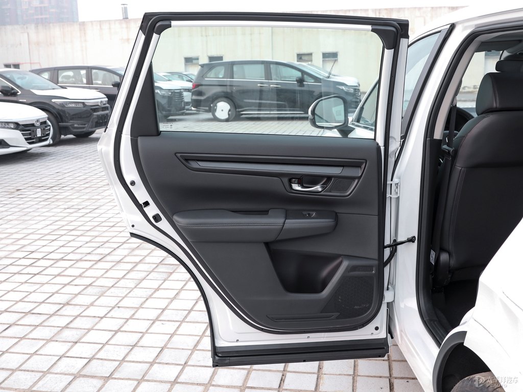 星月白皓影車(chē)廂內(nèi)飾圖片