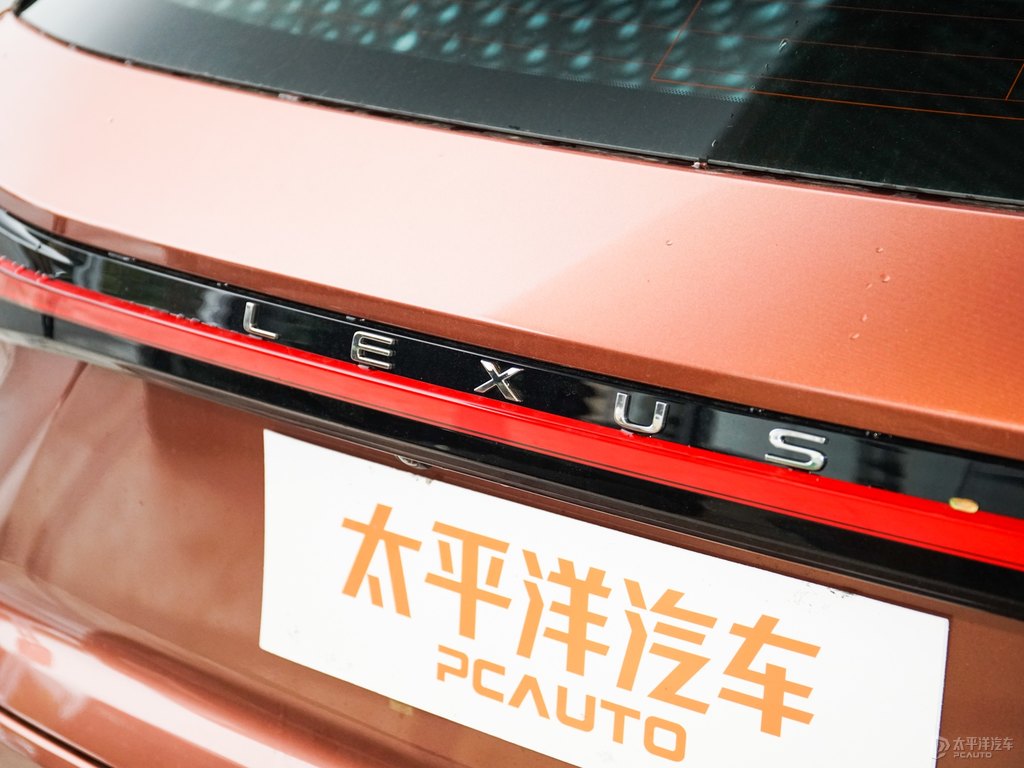 超音速暮光銅雷克薩斯RX車尾外觀圖片
