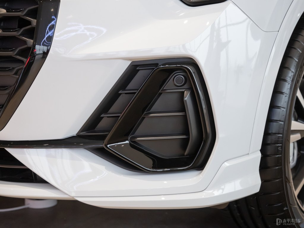 冰川白奧迪Q3 Sportback車頭外觀圖片