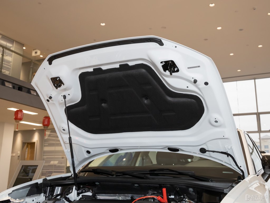 冰川白奧迪Q3 Sportback發(fā)動機其它細節(jié)圖片