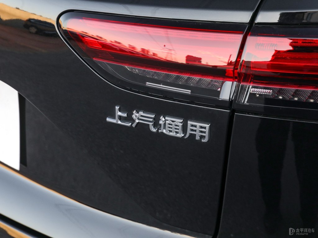 墨玉黑昂科威車尾外觀圖片