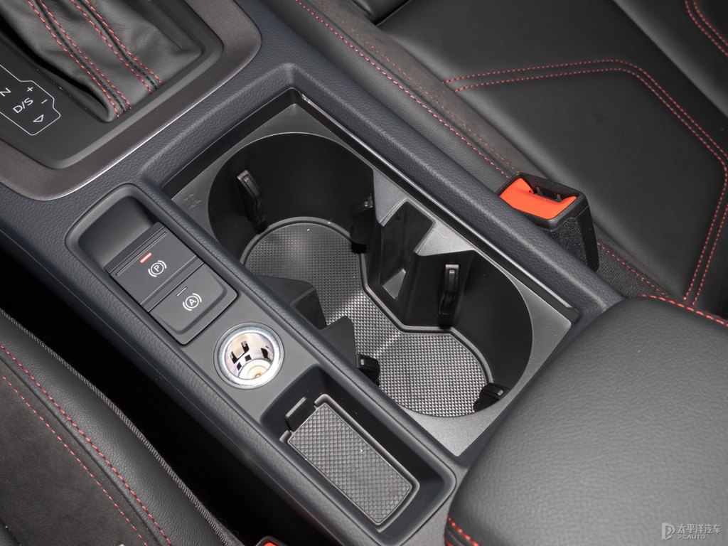 奧迪Q3 Sportback空間高清大圖