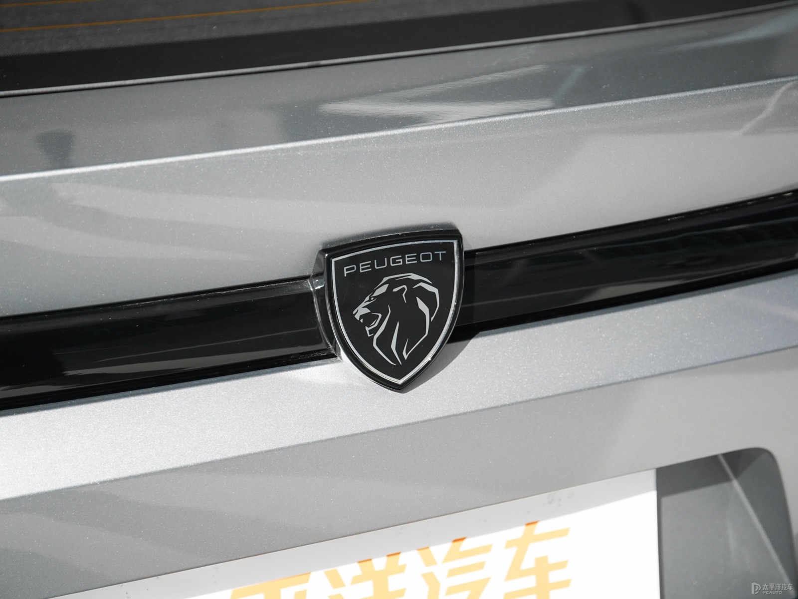 標(biāo)致408X外觀高清大圖