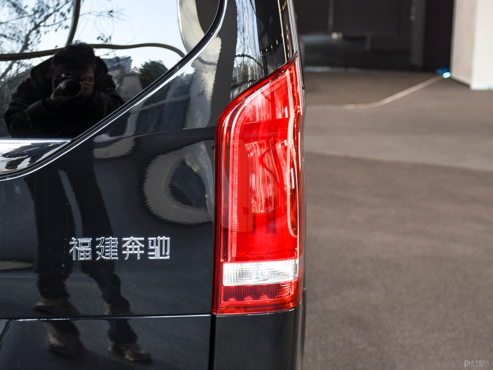 奔馳V級(jí)外觀高清大圖