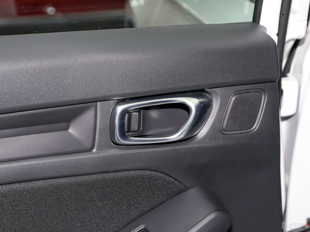 晶耀白思域車廂內(nèi)飾圖片