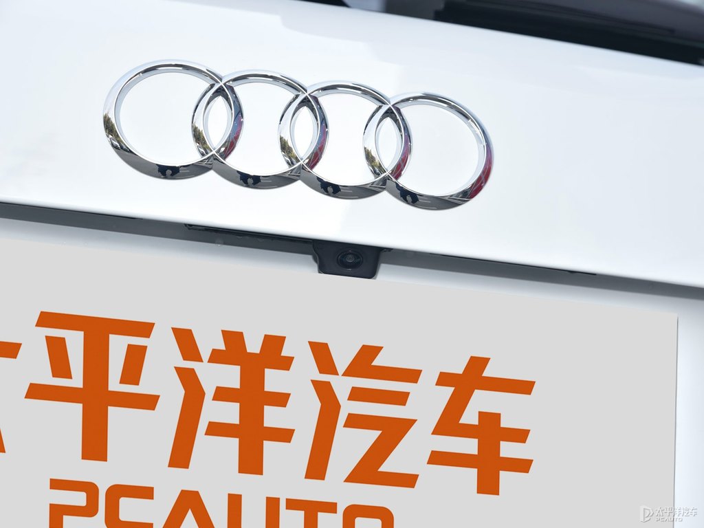 冰川白奧迪Q3車尾外觀圖片