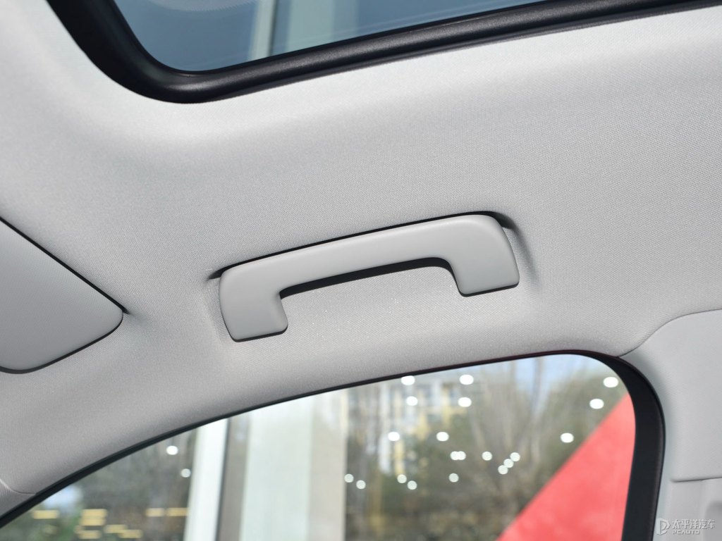 冰川白奧迪Q3車(chē)廂內(nèi)飾圖片