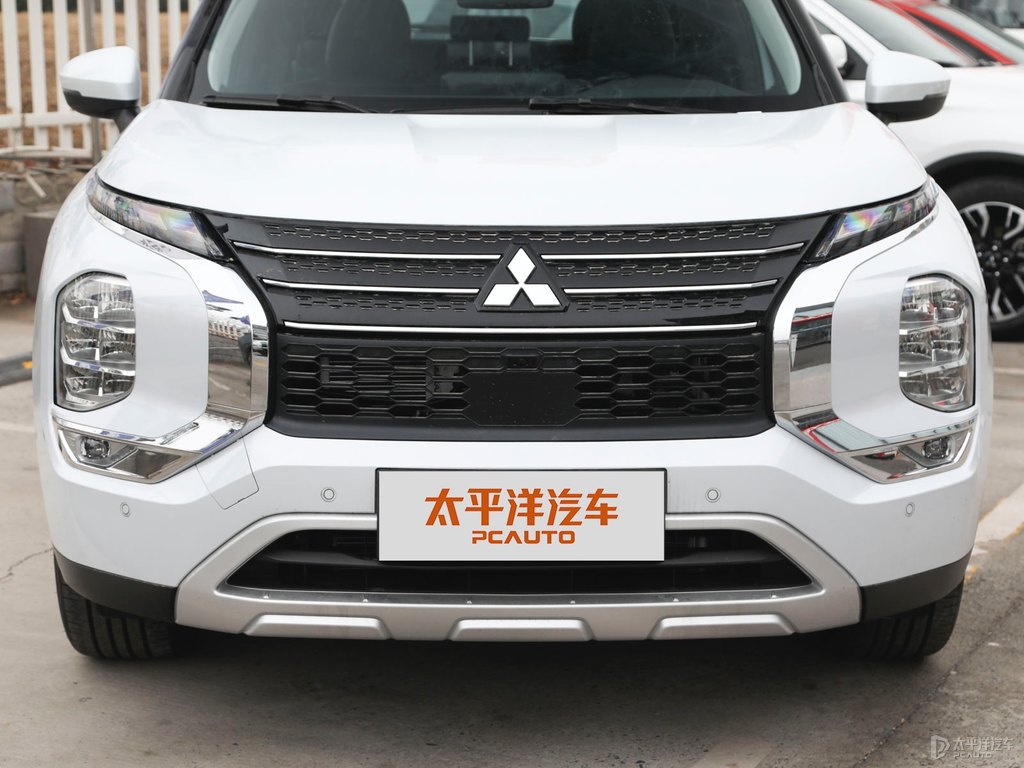 星鉆白歐藍德車頭外觀圖片