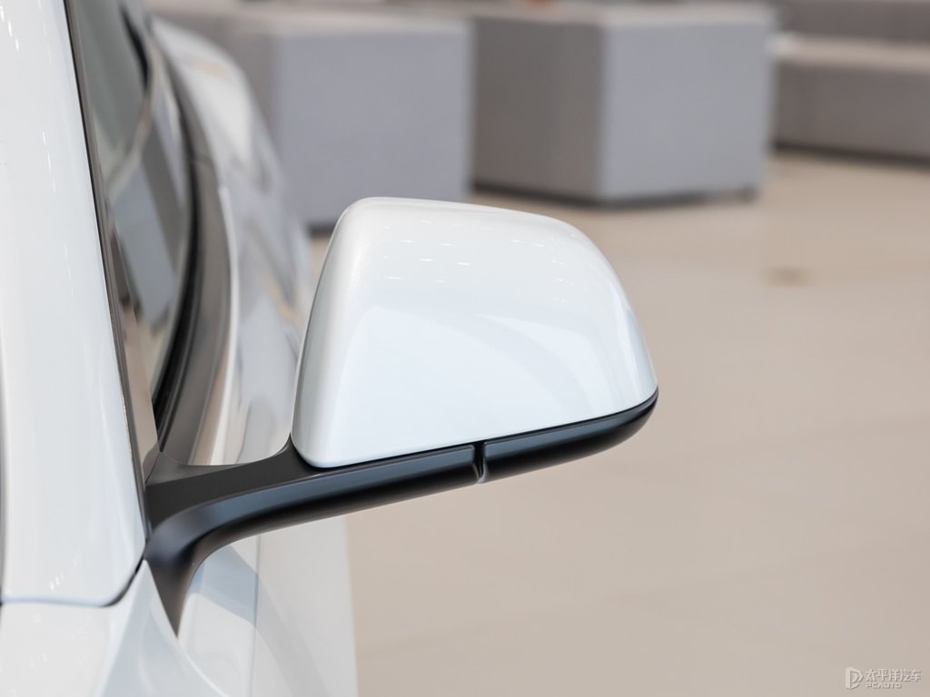 珍珠白Model 3車身外觀圖片