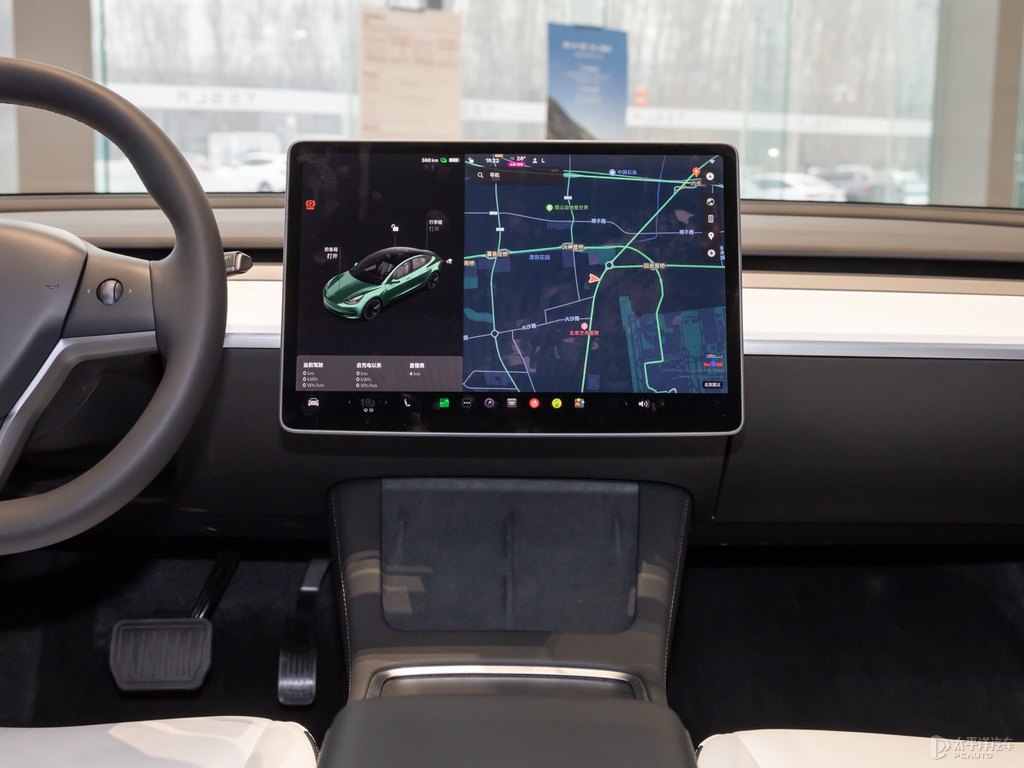 珍珠白Model 3中控內(nèi)飾圖片