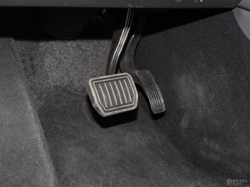 珍珠白Model 3中控內(nèi)飾圖片