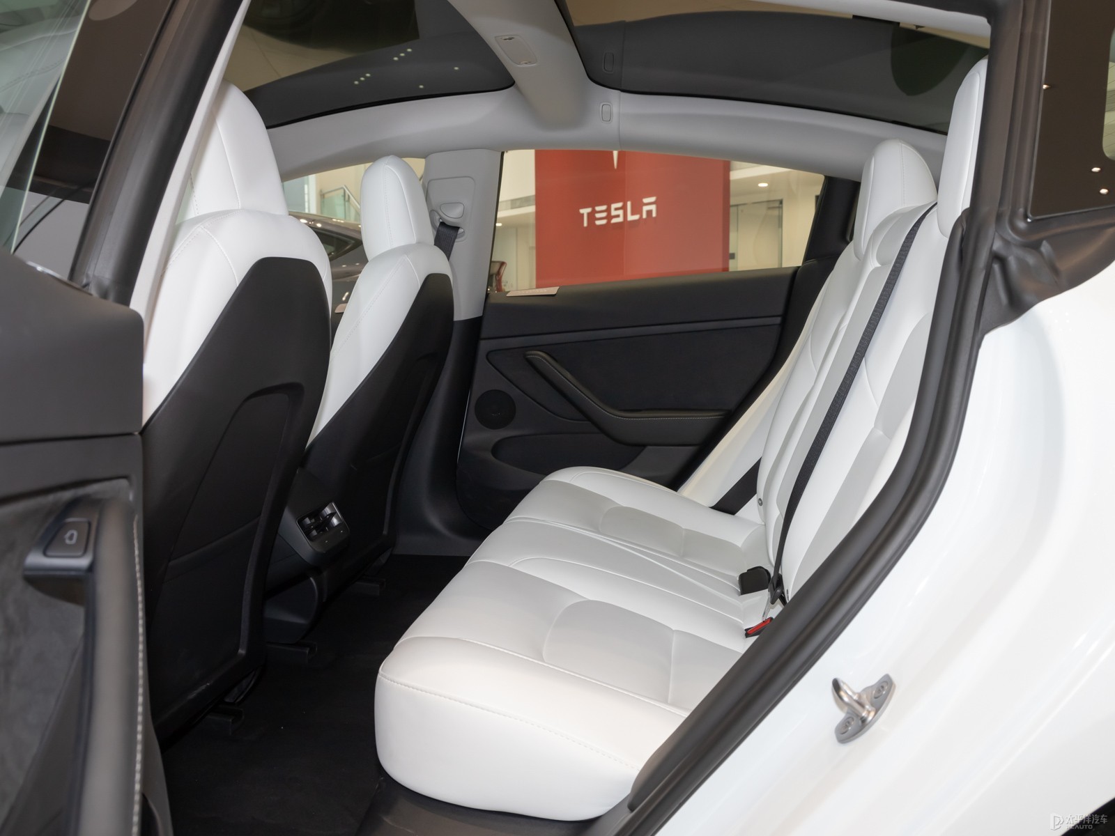 Model 3空間高清大圖