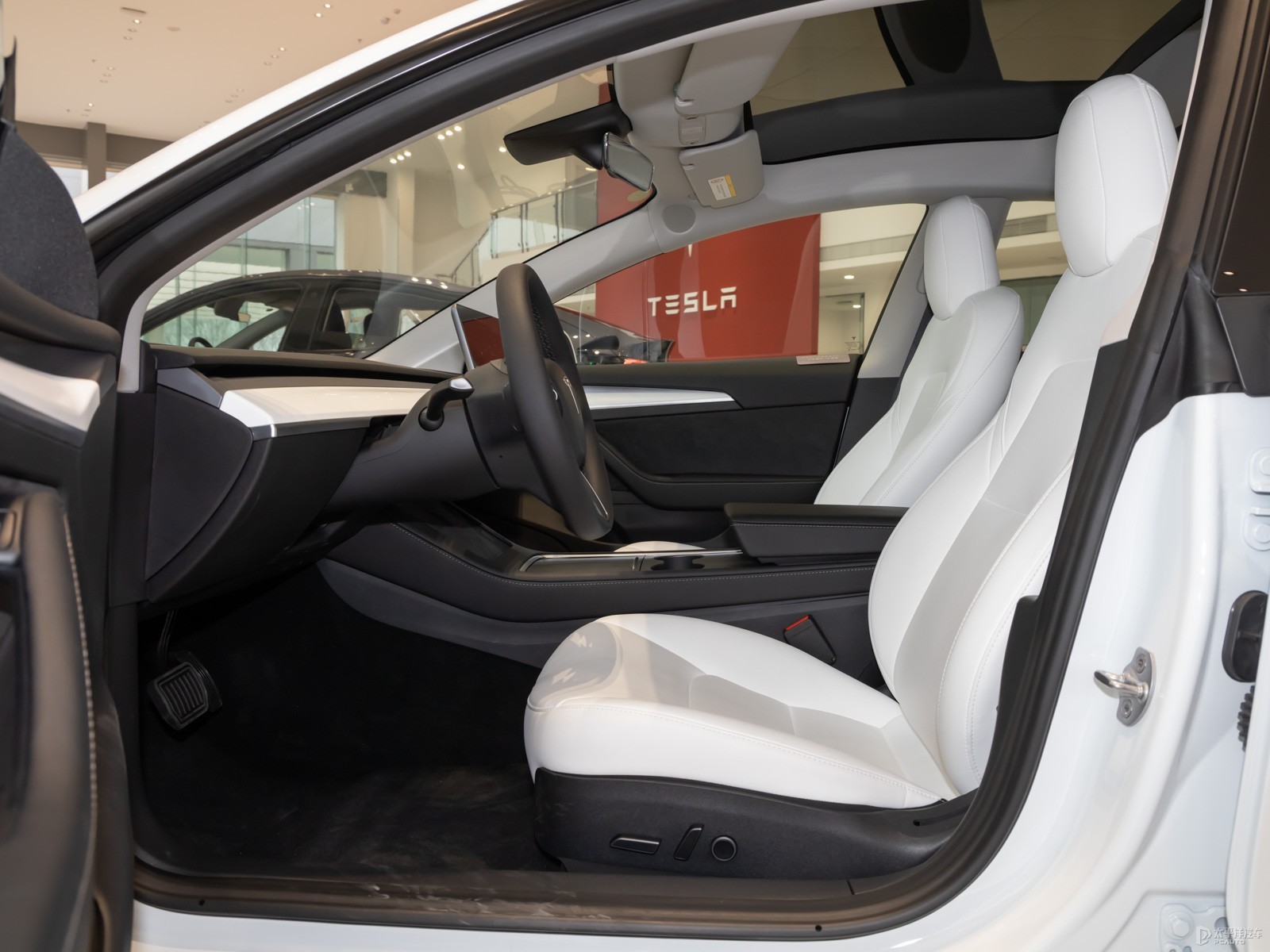 Model 3空間高清大圖