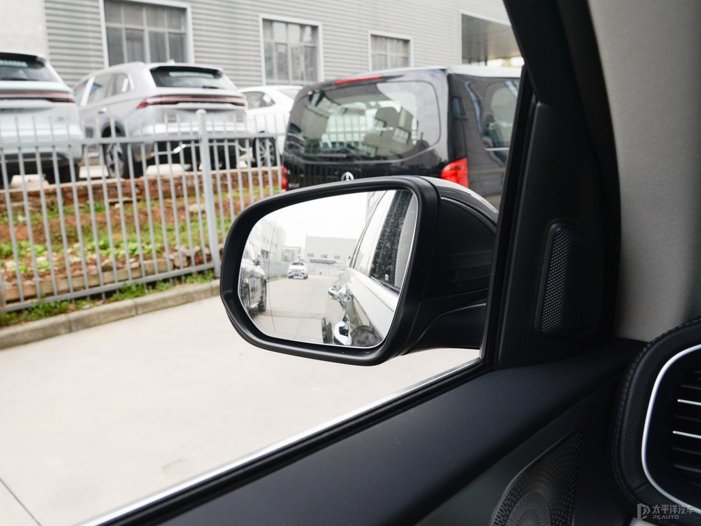 曜巖黑奔馳GLE車身外觀圖片