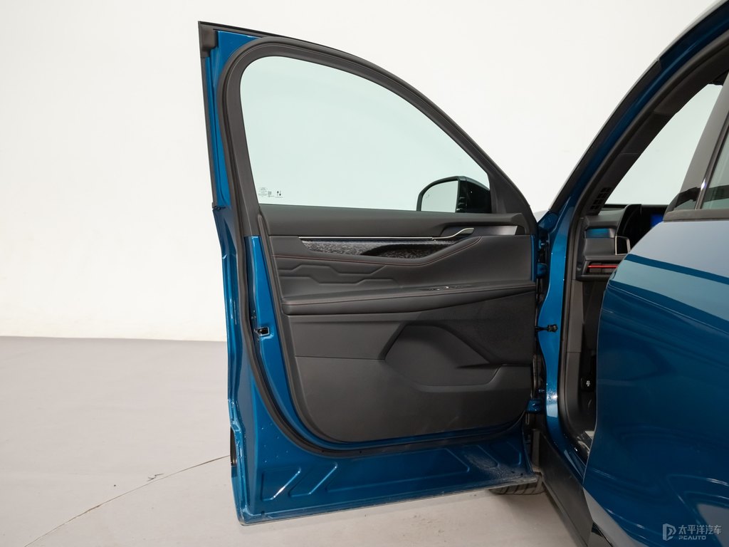 瑤光藍(lán)銳界L車廂內(nèi)飾圖片