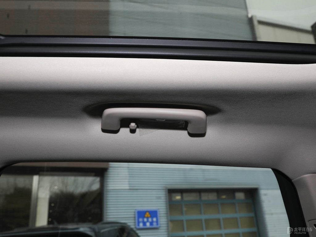 深邃藍(lán)航海家車廂內(nèi)飾圖片