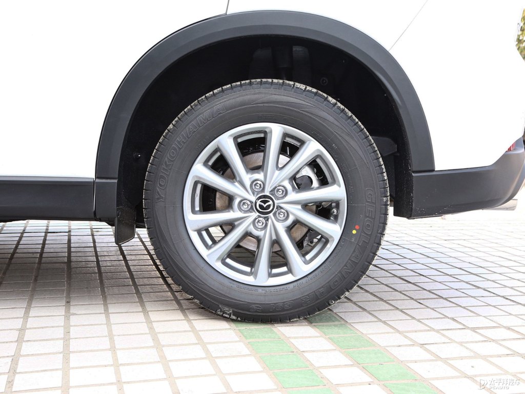珠光白馬自達(dá)CX-5車身外觀圖片