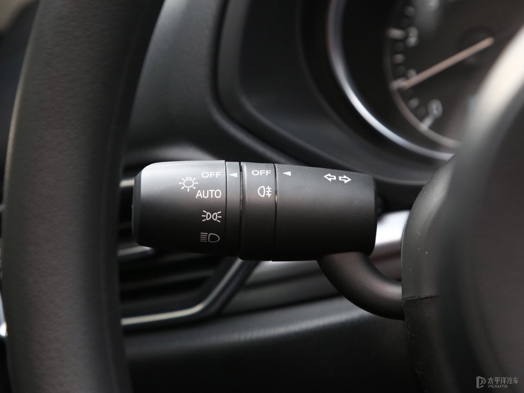 珠光白馬自達(dá)CX-5中控內(nèi)飾圖片